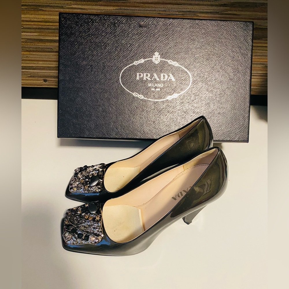 Prada 100% authentic pumps heels 3.5 inches